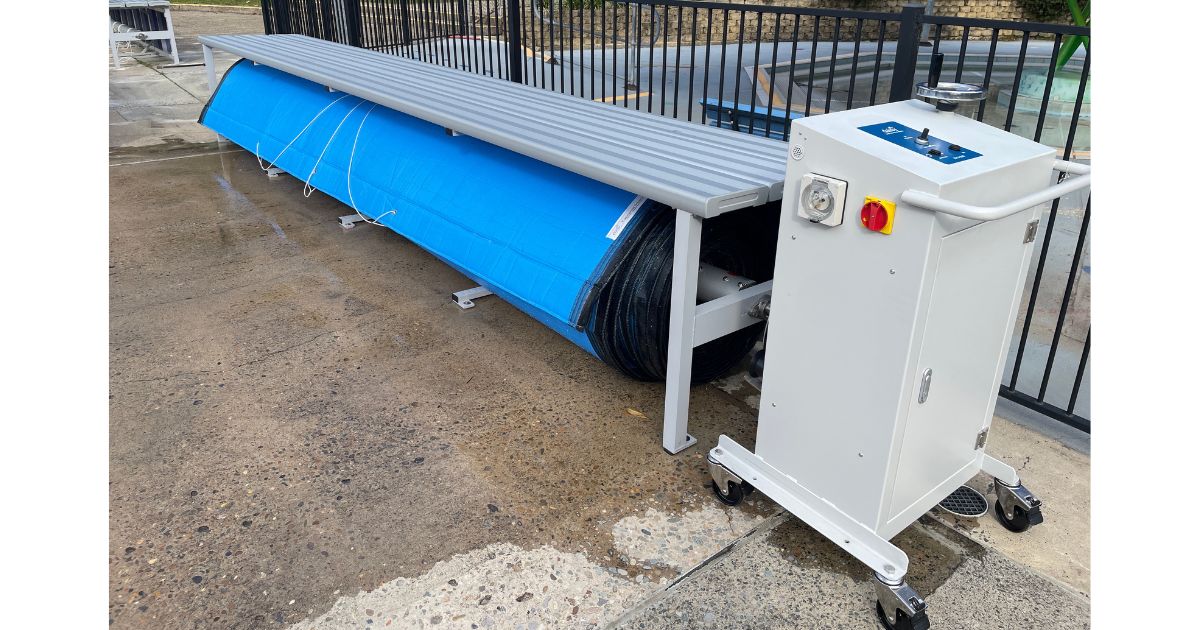 Caddy UBR Portable Winch to recover and deploy covers.