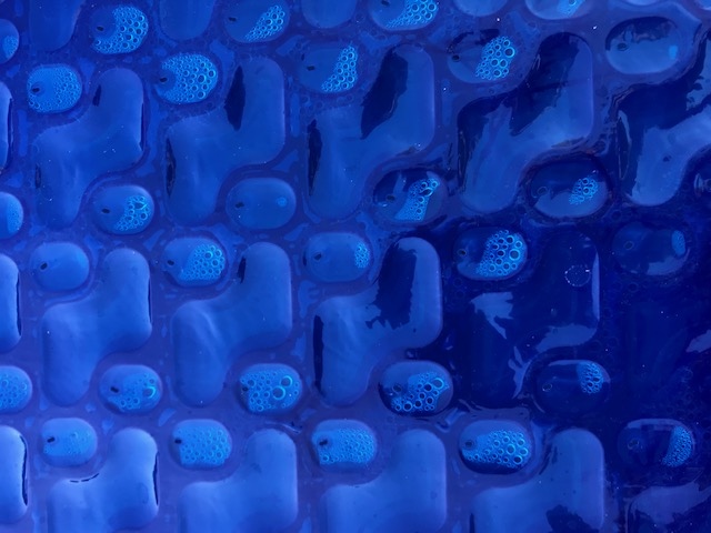 Water in the pool cover bubbles