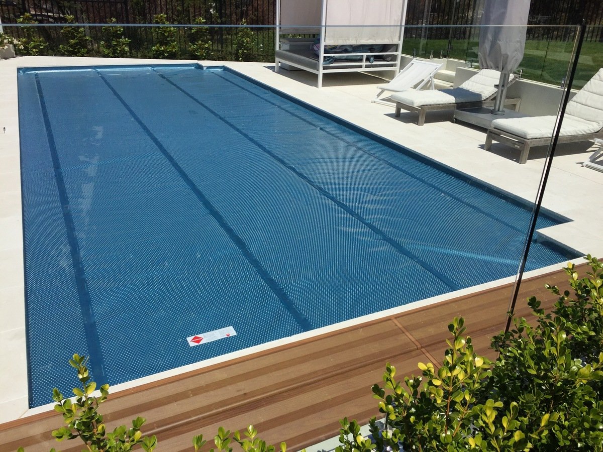   A Titanium Blue cover with a Western Red Cedar Under Bench Roller.